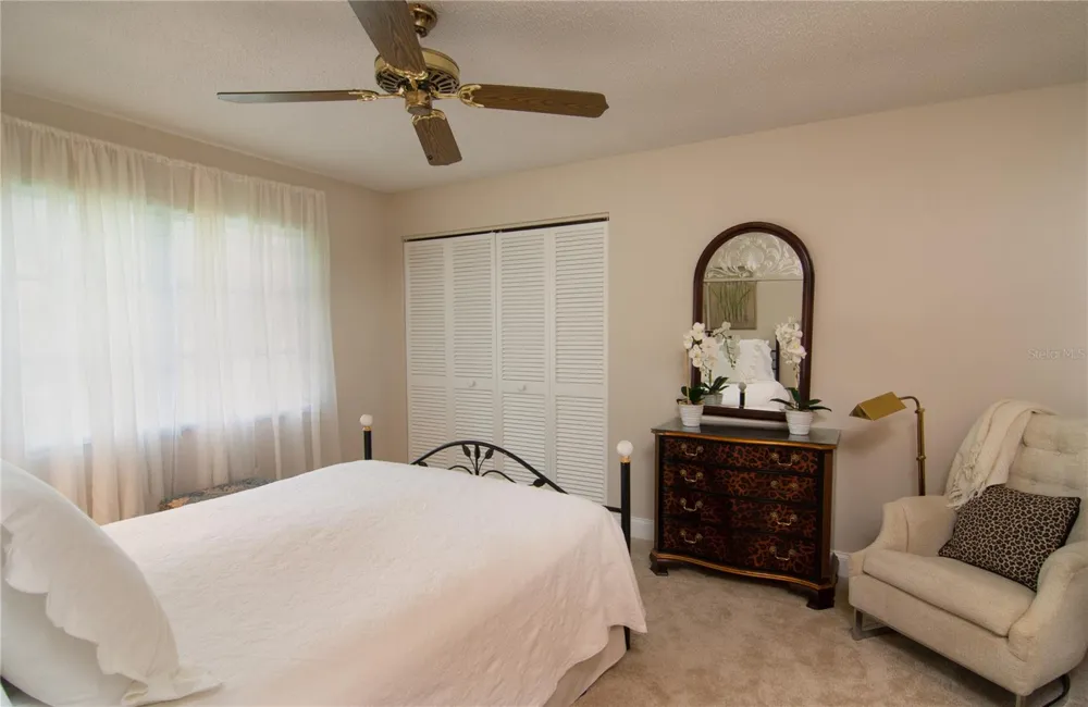 5635 GOLF POINTE DRIVE #101 Sarasota, FL 34243