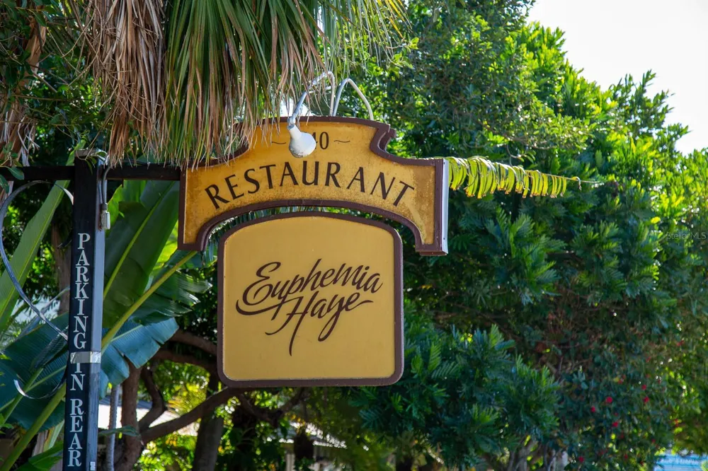 681 GULF BAY ROAD Longboat Key, FL 34228