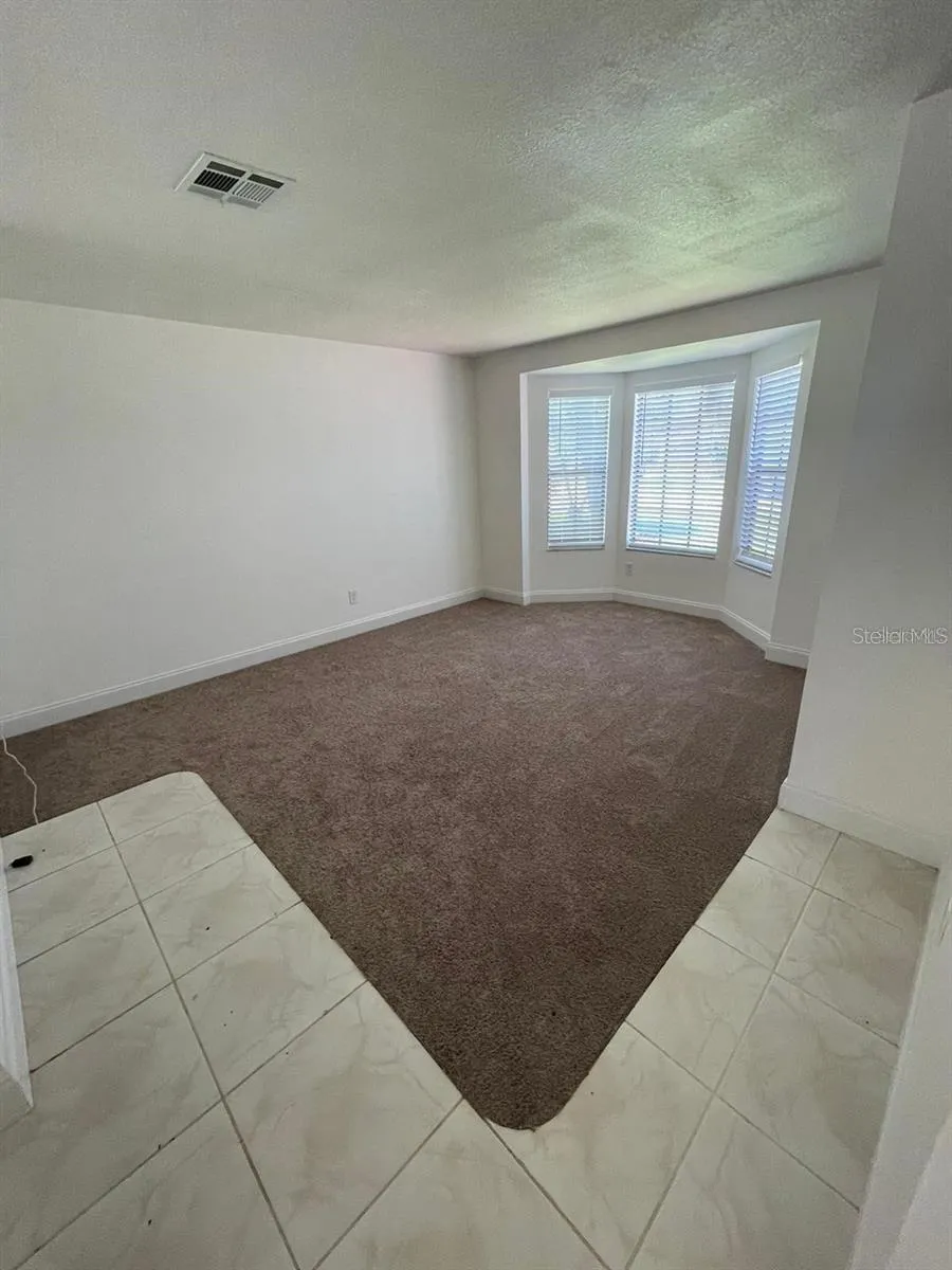198 LAKE COURT Kissimmee, FL 34743