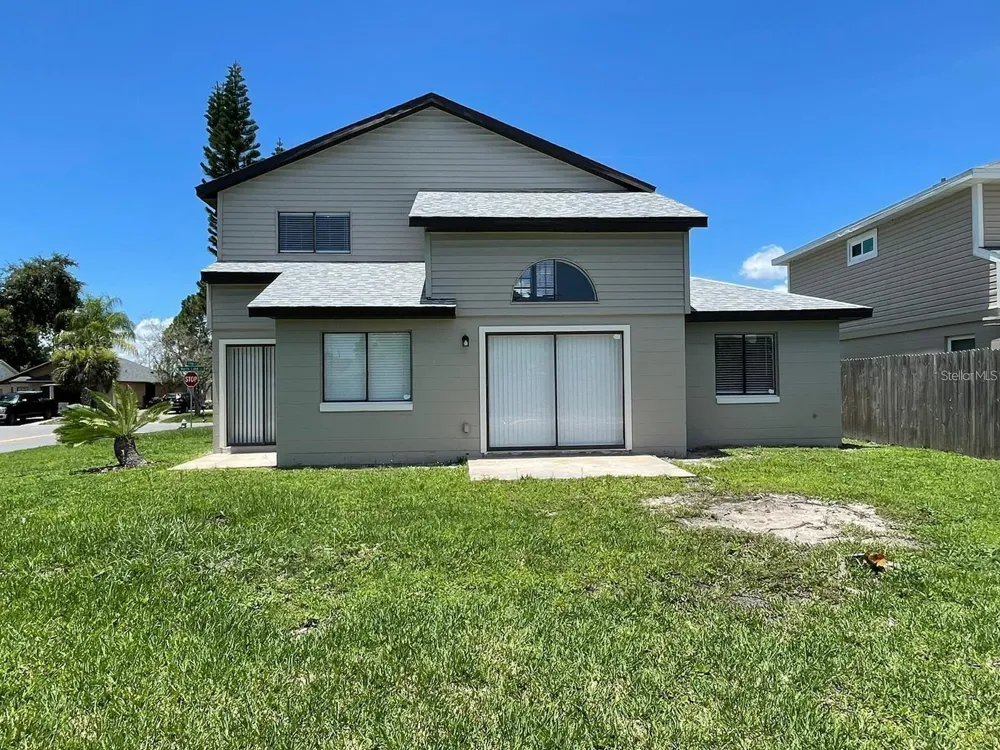 198 LAKE COURT Kissimmee, FL 34743
