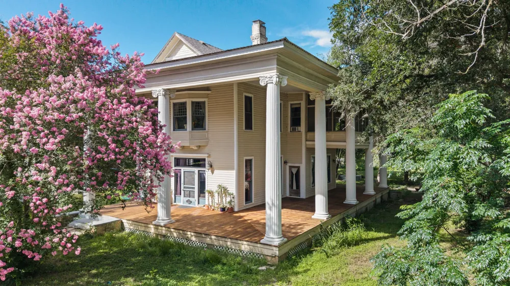 124 Hamilton Street Gonzales, TX 78629