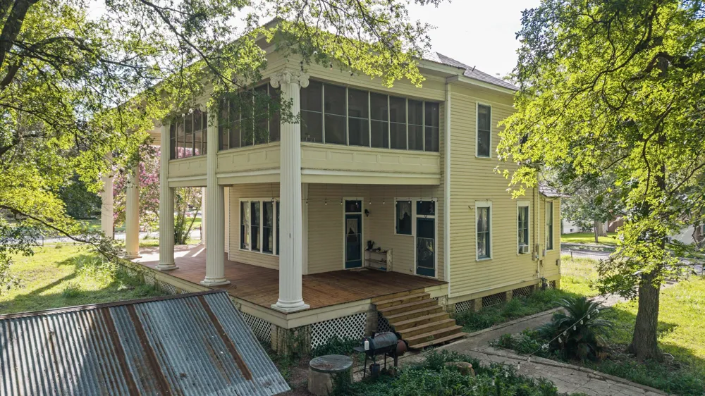 124 Hamilton Street Gonzales, TX 78629