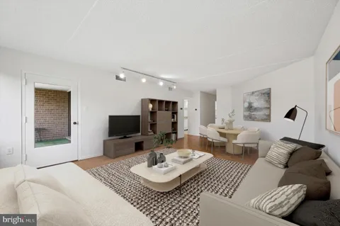 19 ROCK HILL ROAD #7-D