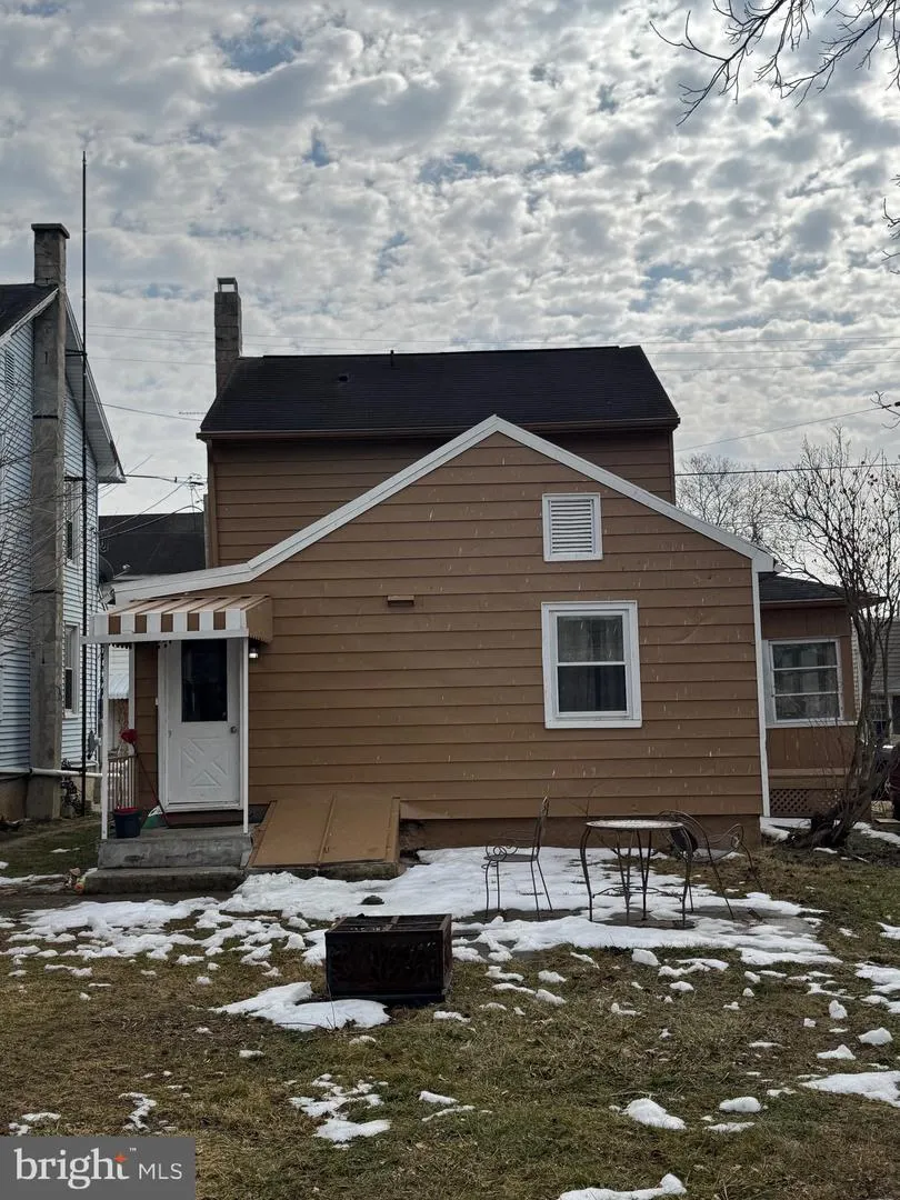 527 MAIN Mcsherrystown, PA 17344