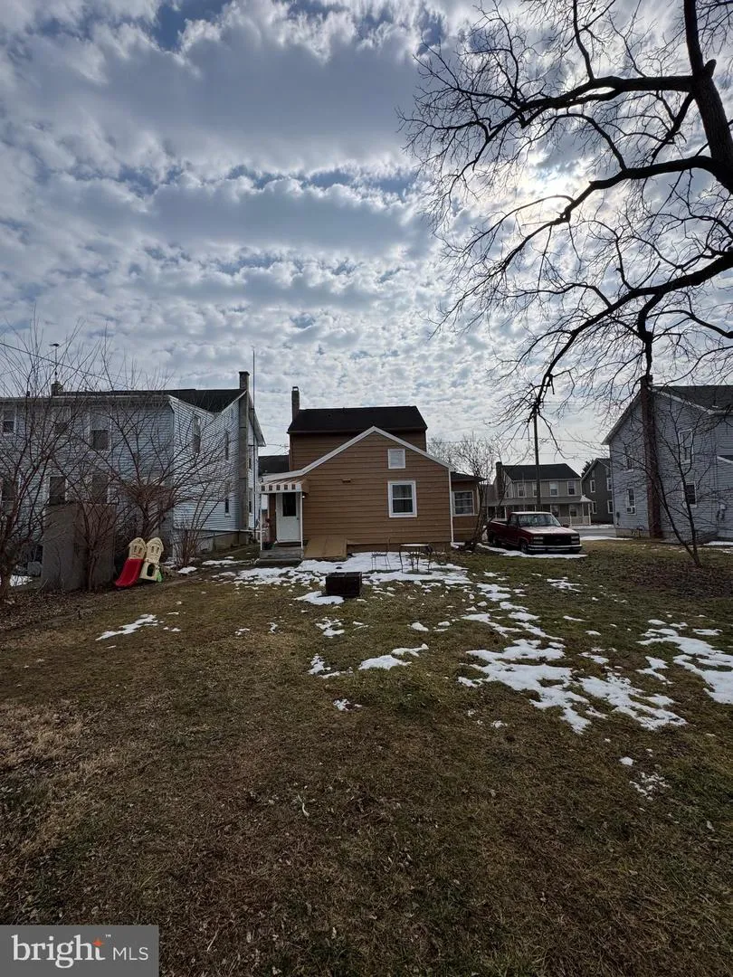 527 MAIN Mcsherrystown, PA 17344