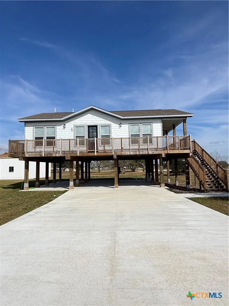 43 Buckskin Drive Palacios, TX 77465
