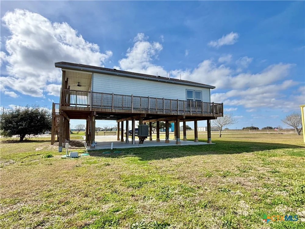 43 Buckskin Drive Palacios, TX 77465