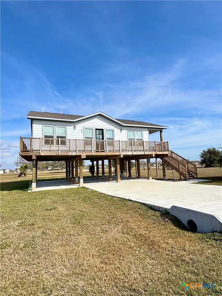 43 Buckskin Drive Palacios, TX 77465