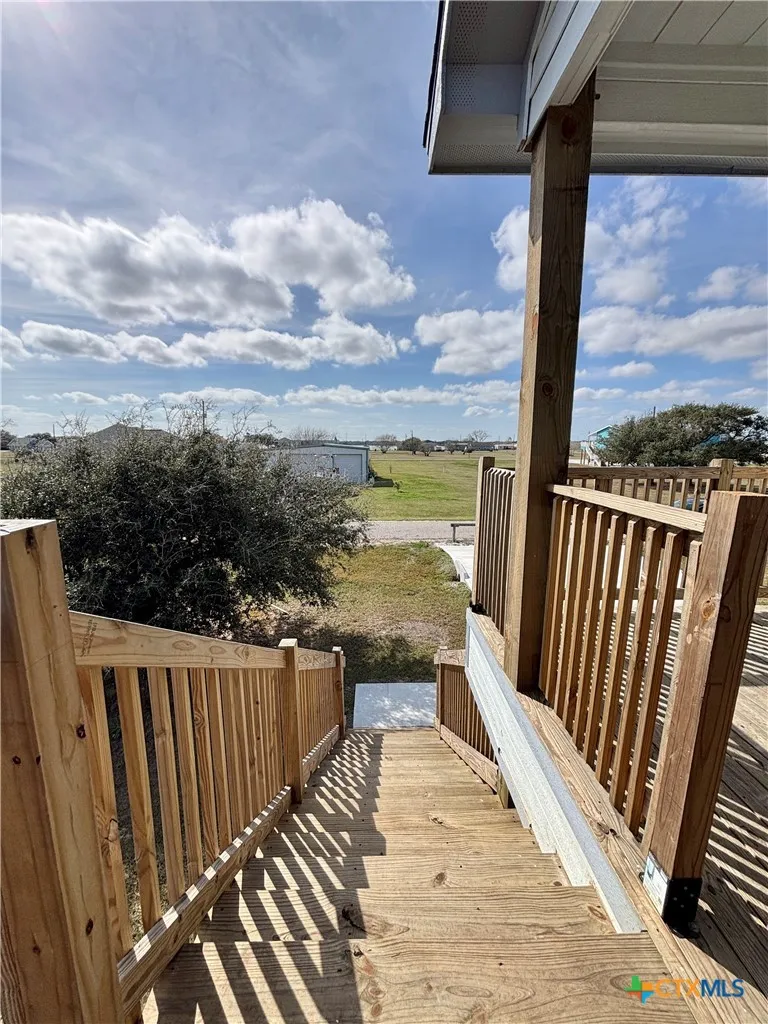 43 Buckskin Drive Palacios, TX 77465