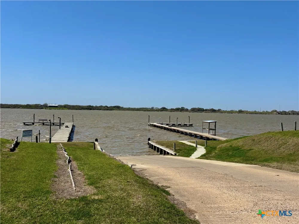 43 Buckskin Drive Palacios, TX 77465