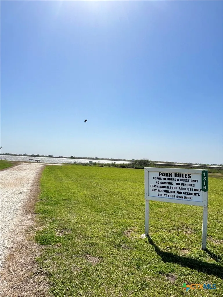 43 Buckskin Drive Palacios, TX 77465