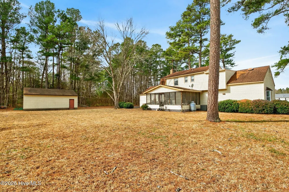 1201 Willeyton Road Gates, NC 27937
