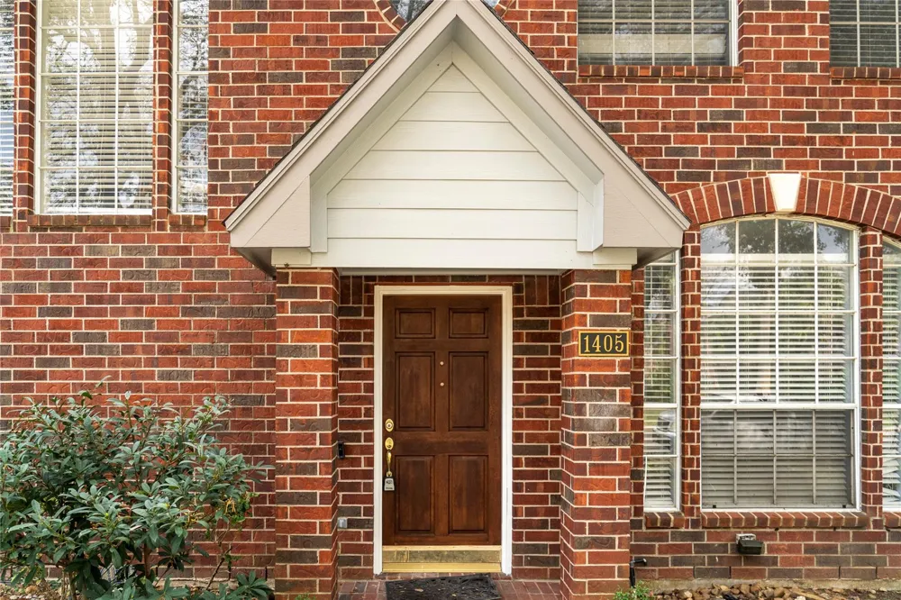 1405 El Camino Village Drive Webster, TX 77058