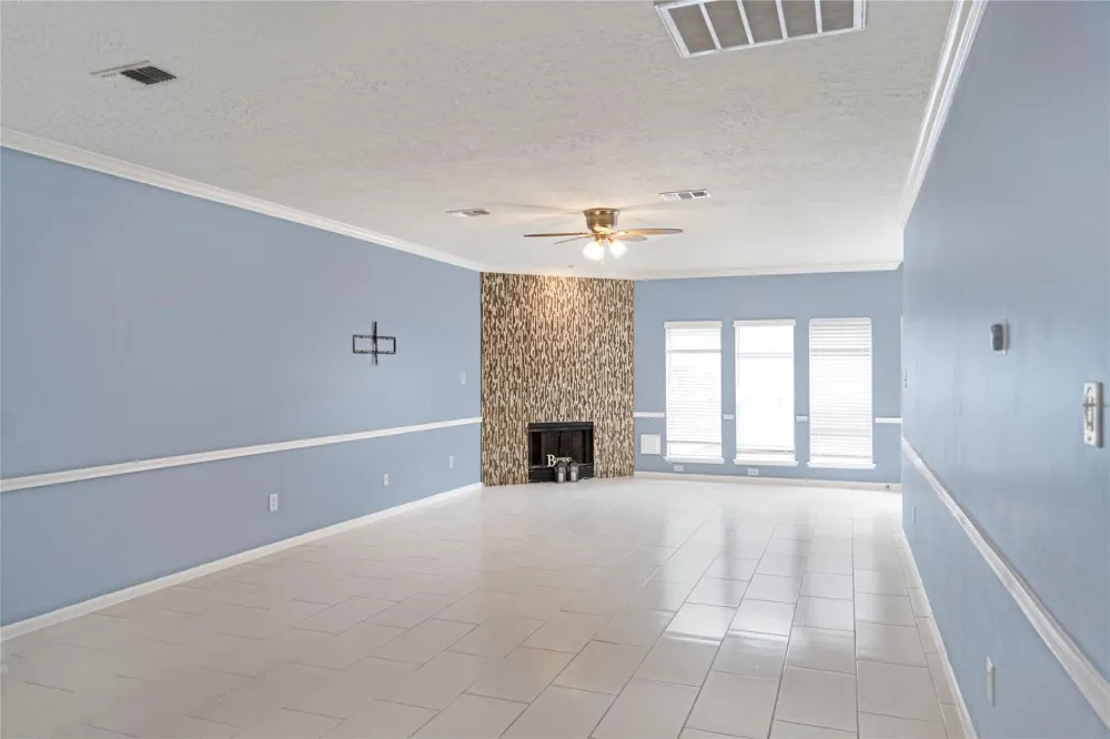 1405 El Camino Village Drive Webster, TX 77058