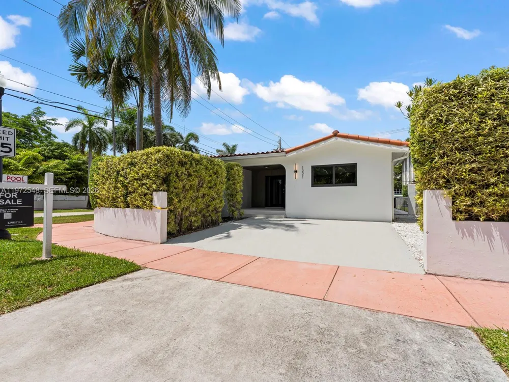 1221 Biarritz Dr Miami Beach, FL 33141