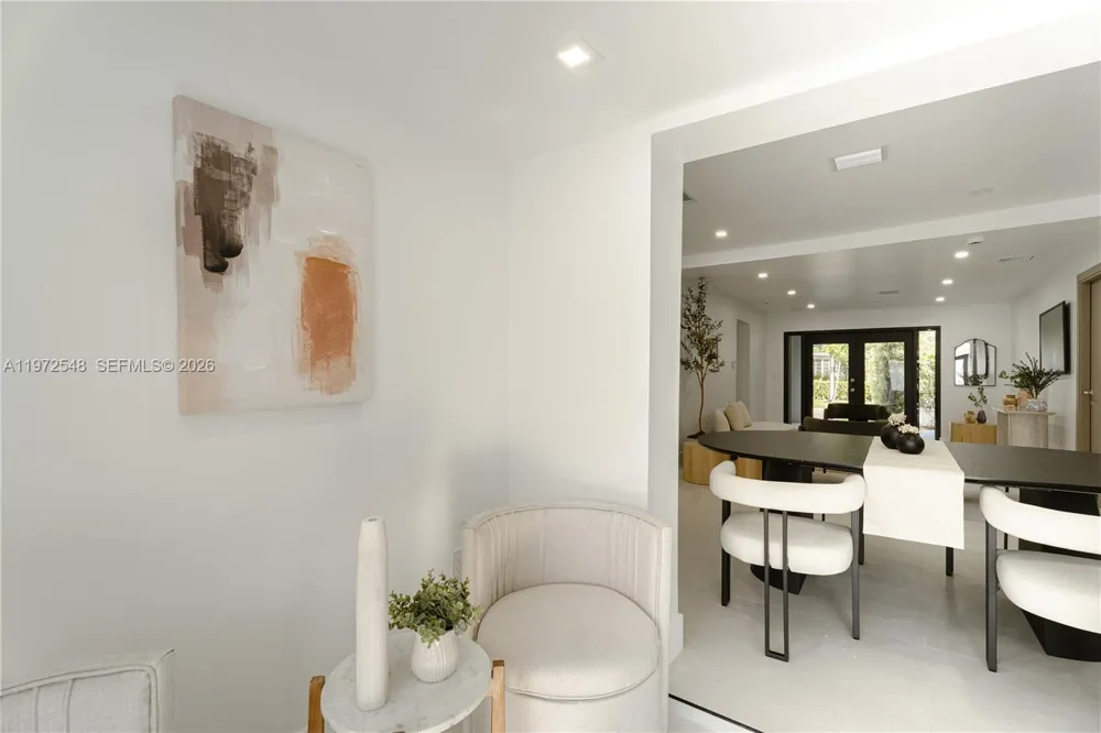 1221 Biarritz Dr Miami Beach, FL 33141