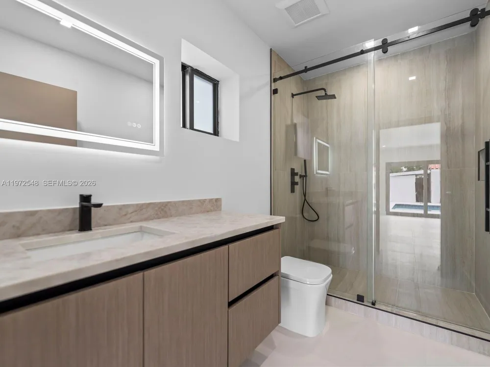 1221 Biarritz Dr Miami Beach, FL 33141