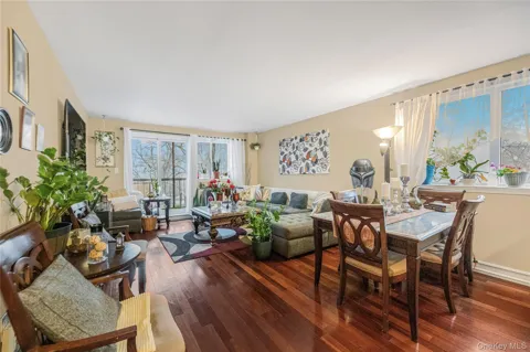 3220 Fairfield Avenue #5A