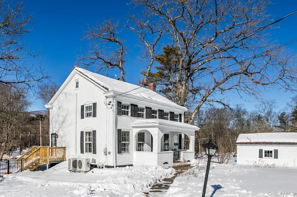 8 George Sickle Road Saugerties, NY 12477
