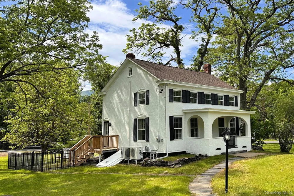 8 George Sickle Road Saugerties, NY 12477