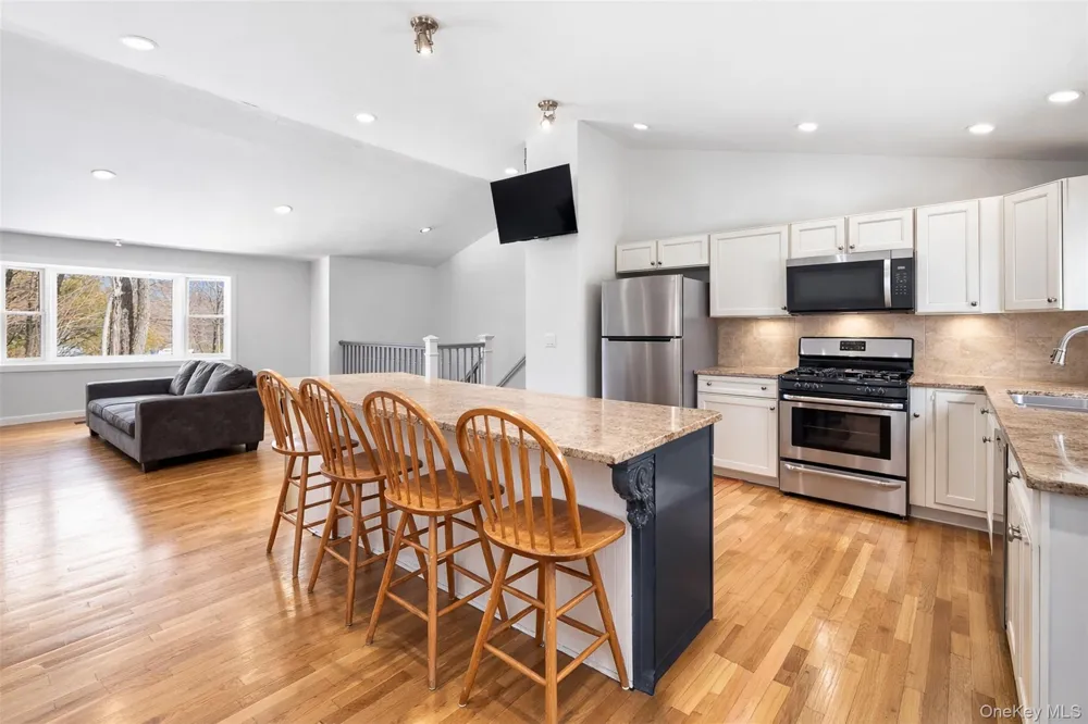 153 S Pascack Road Nanuet, NY 10954