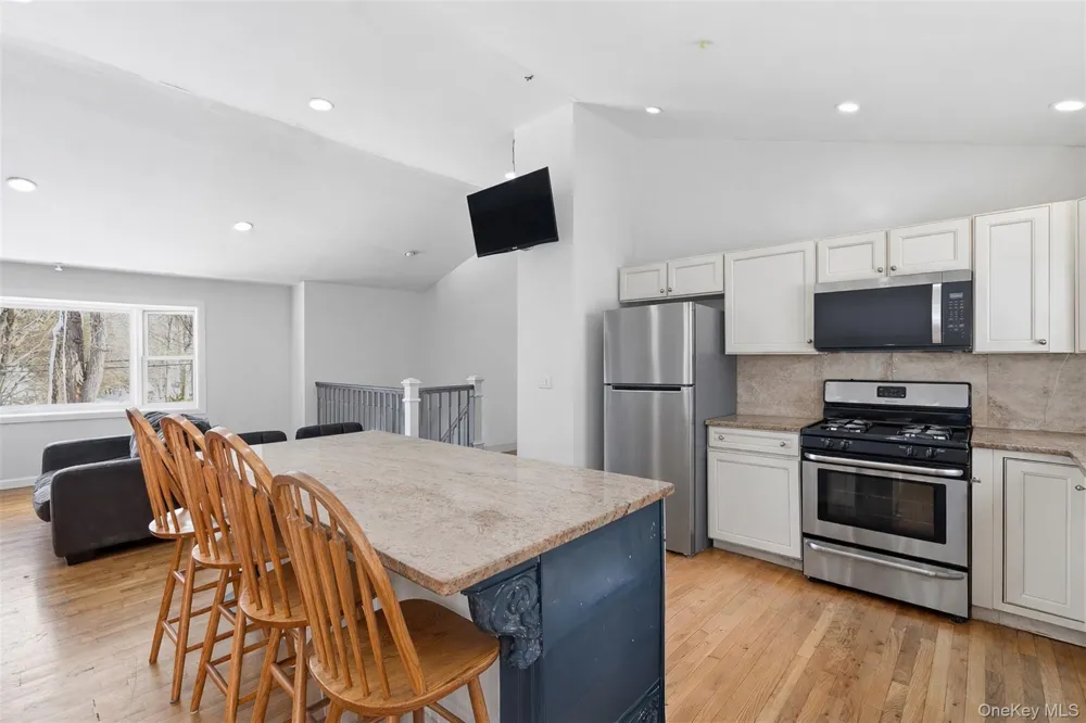 153 S Pascack Road Nanuet, NY 10954