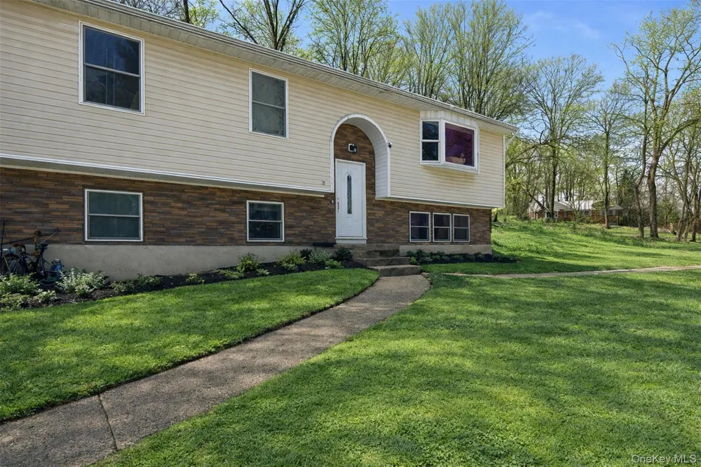 153 S Pascack Road Nanuet, NY 10954