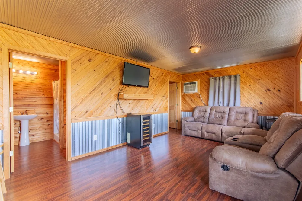 2705 Catfish Ln Crump, TN 38327