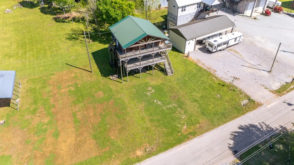 2705 Catfish Ln Crump, TN 38327