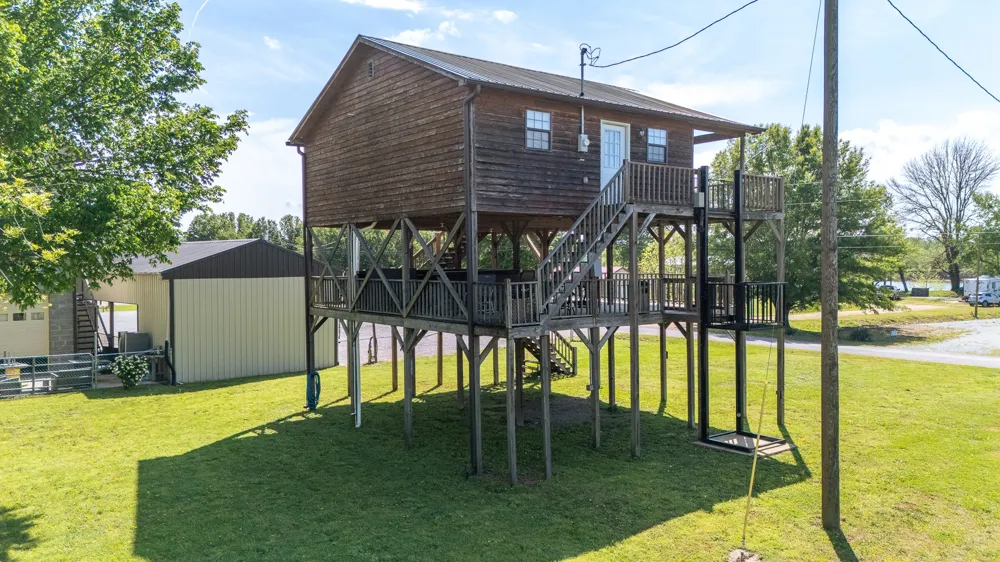 2705 Catfish Ln Crump, TN 38327