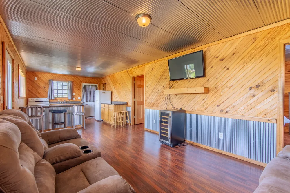 2705 Catfish Ln Crump, TN 38327