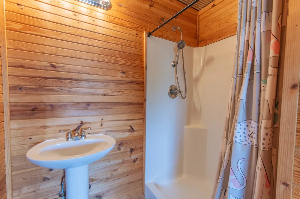2705 Catfish Ln Crump, TN 38327