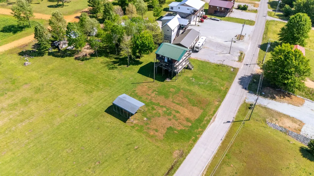 2705 Catfish Ln Crump, TN 38327