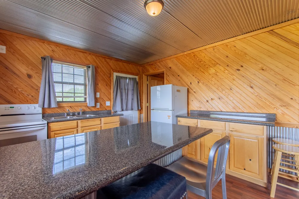 2705 Catfish Ln Crump, TN 38327