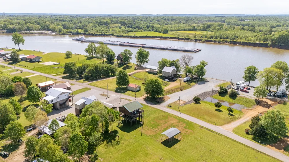 2705 Catfish Ln Crump, TN 38327
