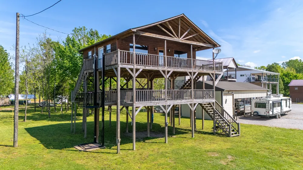 2705 Catfish Ln Crump, TN 38327