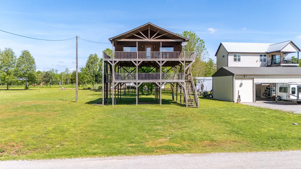 2705 Catfish Ln Crump, TN 38327