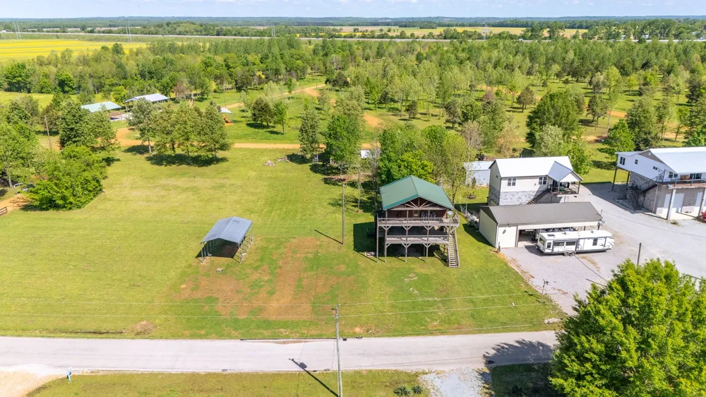 2705 Catfish Ln Crump, TN 38327