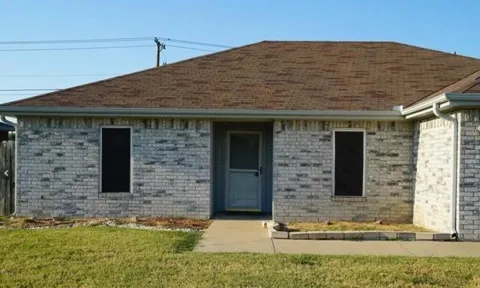401 James Loop