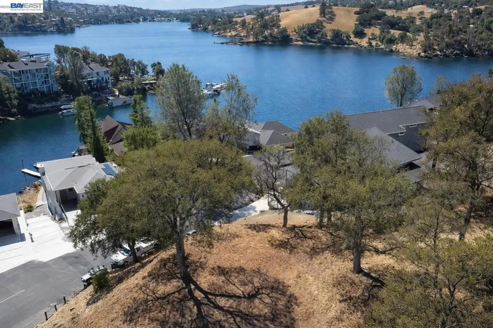 512 Winchester Way Copperopolis, CA 95228
