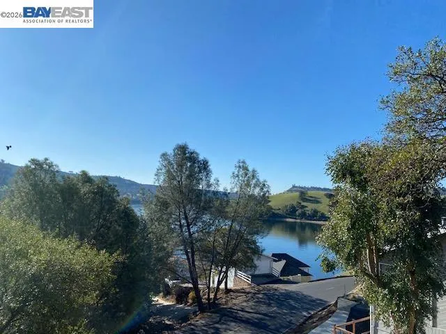 512 Winchester Way Copperopolis, CA 95228