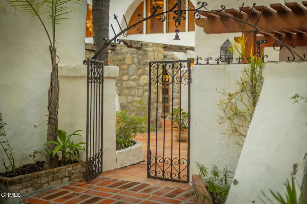 1519 Ayers Avenue Ojai, CA 93023