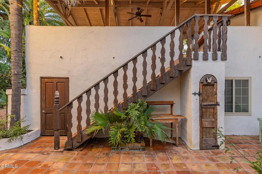 1519 Ayers Avenue Ojai, CA 93023