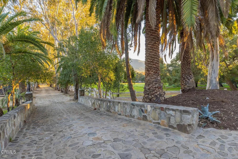 1519 Ayers Avenue Ojai, CA 93023