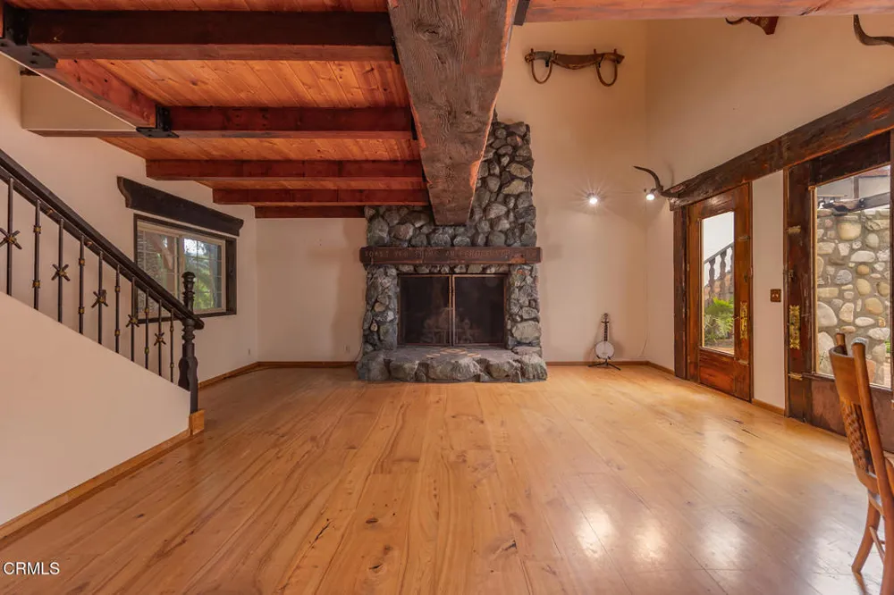 1519 Ayers Avenue Ojai, CA 93023
