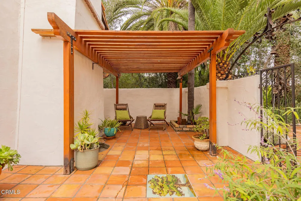 1519 Ayers Avenue Ojai, CA 93023