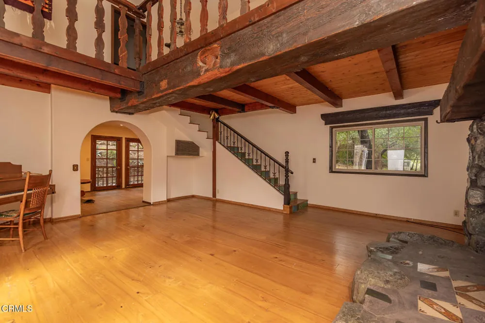 1519 Ayers Avenue Ojai, CA 93023
