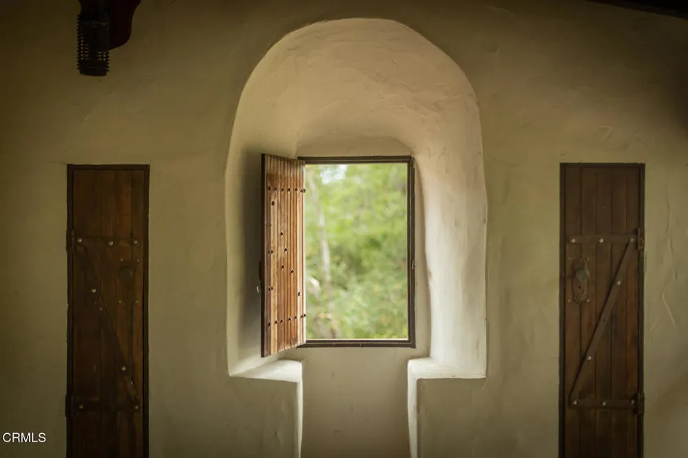 1519 Ayers Avenue Ojai, CA 93023