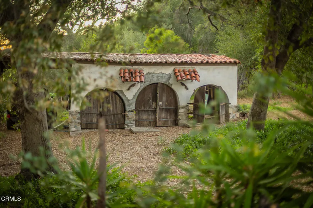 1519 Ayers Avenue Ojai, CA 93023