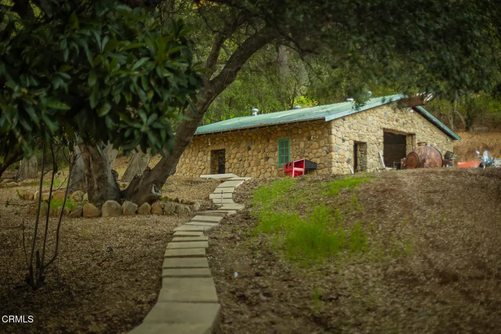 1519 Ayers Avenue Ojai, CA 93023